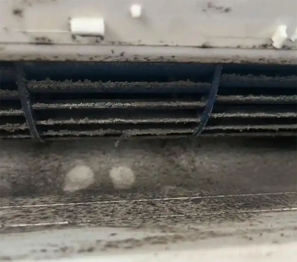 密山空调吹的风有股烧焦味是怎么回事